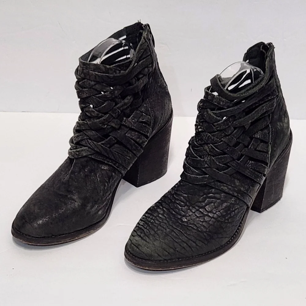 Free People Carrera‎ Heel Boot - Picture 3 of 11